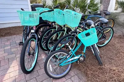 Amenities - 6 adult bikes, 2 20 in kids bikes, beach chairs, beach wagon, CoolCabana, beach toys