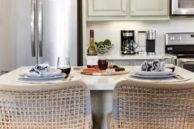 Gorgeous fully stocked kitchen