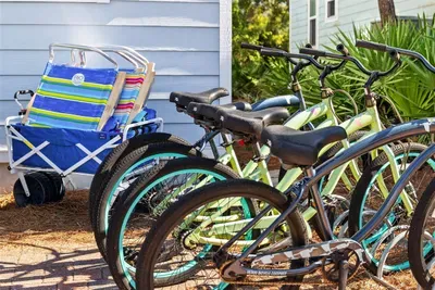 Amenities - 6 adult bikes, 2 20 in kids bikes, beach chairs, beach wagon, CoolCabana, beach toys