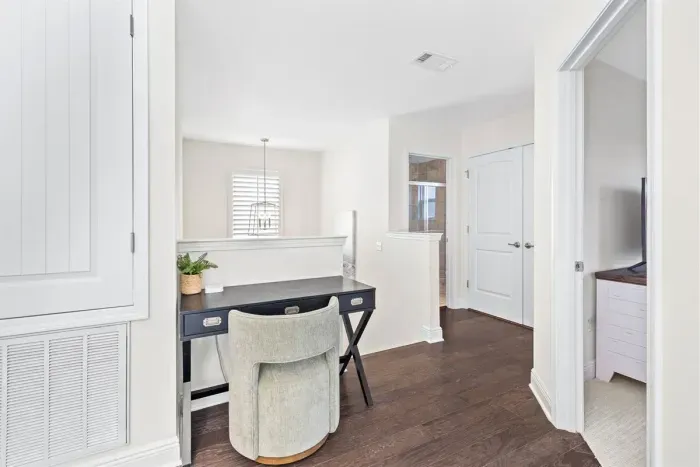 Second floor desk work area with high speed WIFI