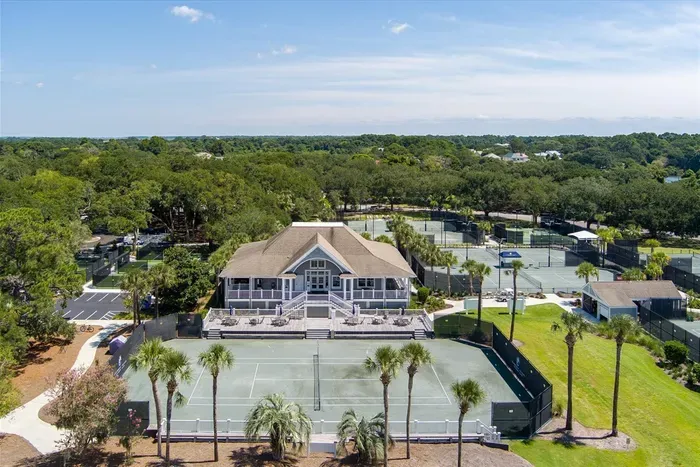 Seabrook Island Racquet Club - Guests have full access to racquet club amenities, including tennis and pickleball courts