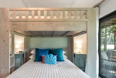 Bunk Room Queen Bed