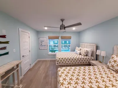 B6 Little Bay Landing