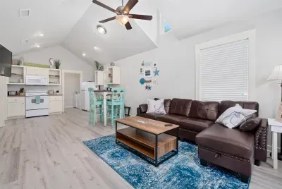 Peaceful Palms Cottage