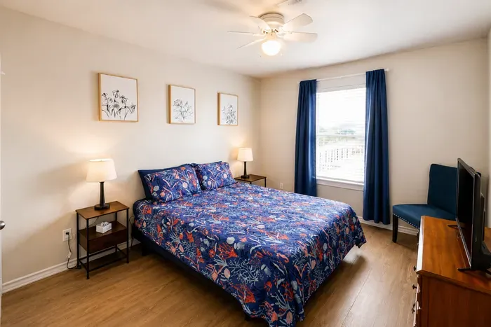 Queen Upstairs Bedroom