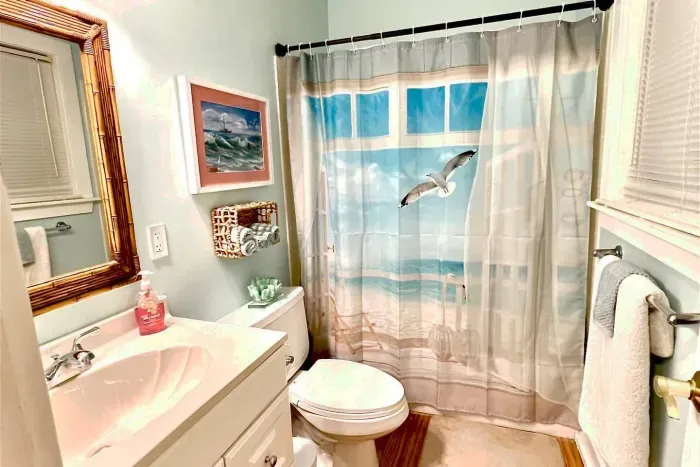 Towels, hygiene products supplied.