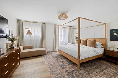 primarybedroomwithcanopybed