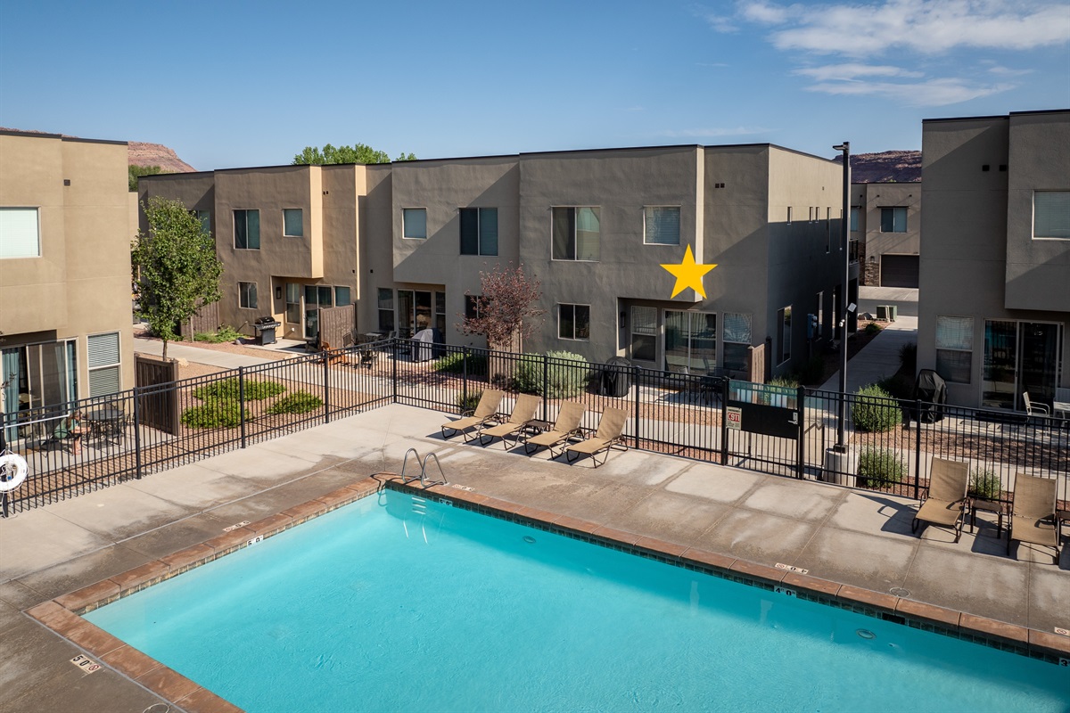 Premium Pool-Side Location