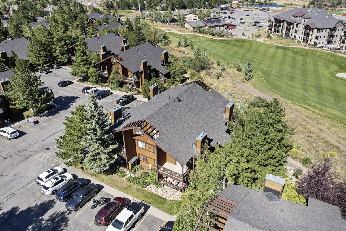 Welcome to Red Pine Rendezvous