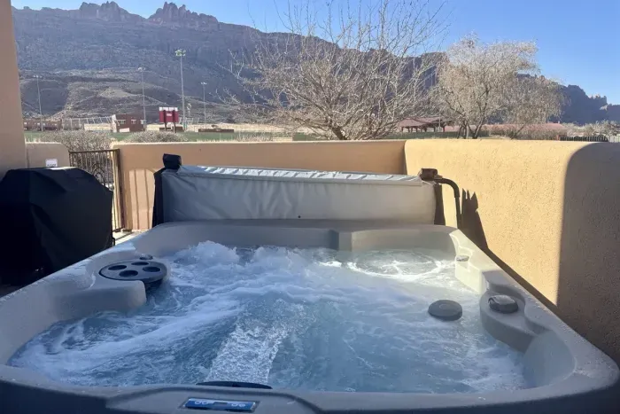 Private Hot Tub with Red Rock Views!