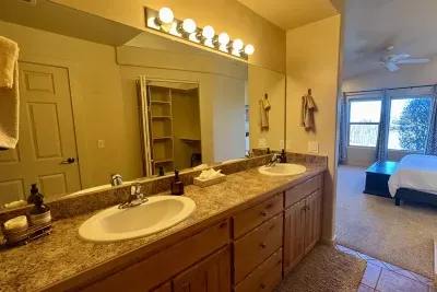 King Suite bathroom with 2 sinks