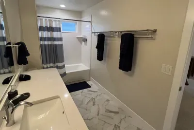 King Suite - Bathroom
