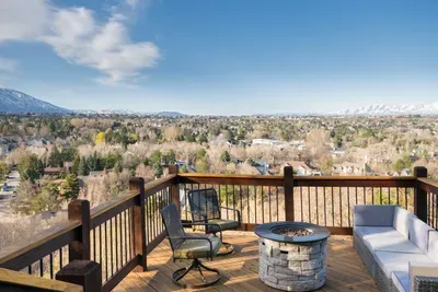 Back deck area with fire pit