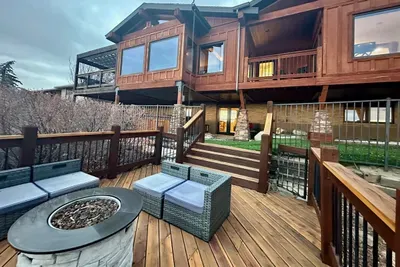 Back deck area with fire pit