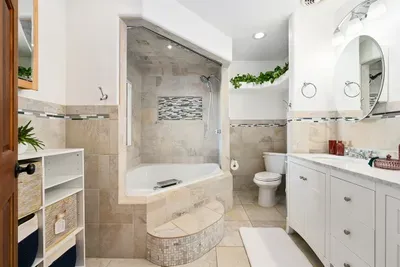 Ensuite Bathroom - King Suite