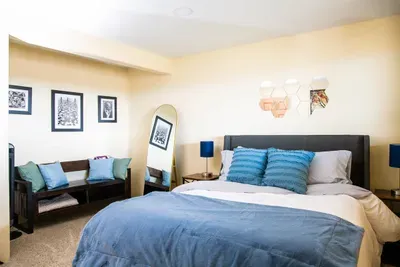 Lower Level - Queen Bedroom #2