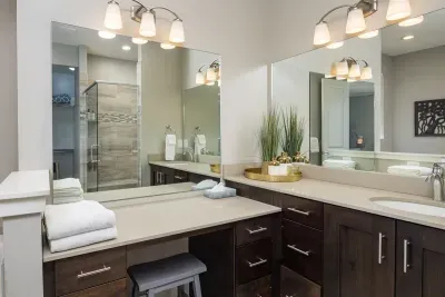King Ensuite Bathroom