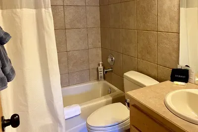 Shared Bathroom Adjacent to Bedroom 2&3