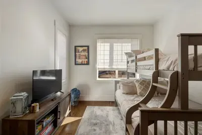 Bunk Room with Twin Bed over Full
