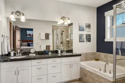 King Bedroom Ensuite