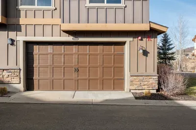 2-Car Garage