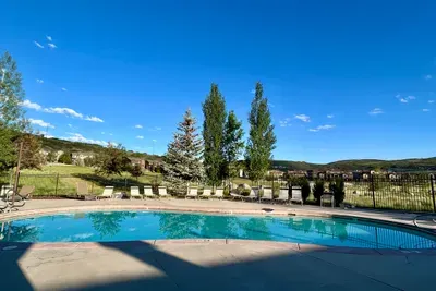 Community Amenities - Seasonal Pool