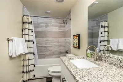 King Suite Bathroom