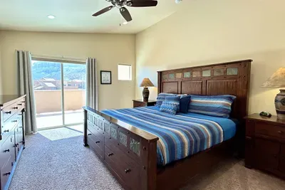 King Suite with Red Rock Views