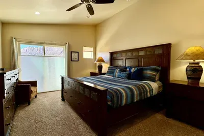 King Suite with Red Rock Views