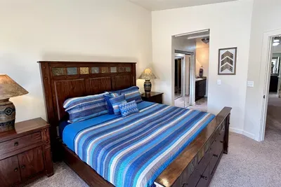 King Suite with Ensuite Bathroom