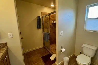 Ensuite Bathroom 1