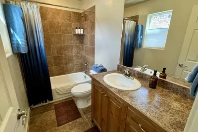 Ensuite Bathroom 2