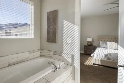 King Ensuite Bathroom