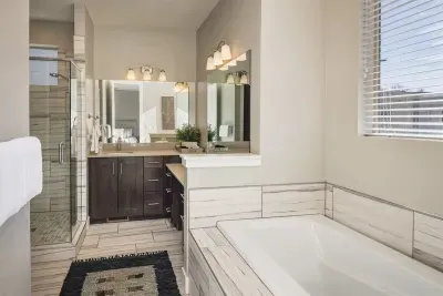 King Ensuite Bathroom