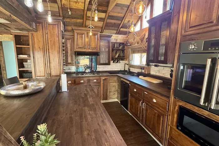Fully Equipped Kitchen with so much character!