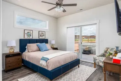 Queen Bedroom
