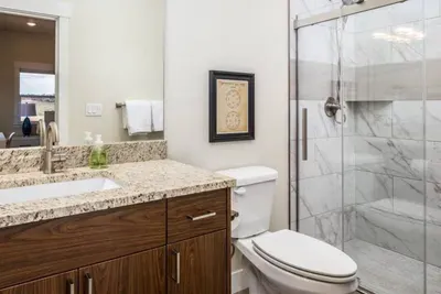 King Suite Bathroom