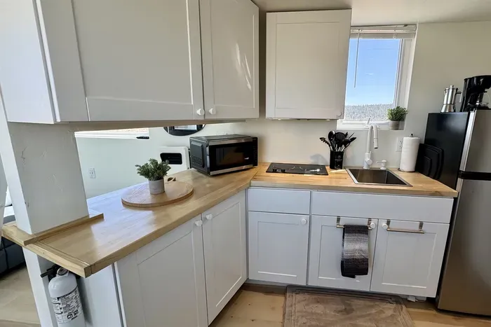 Compact & efficient kitchen area