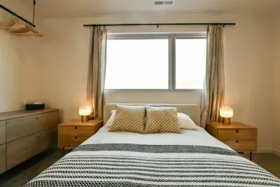 Guest Queen Suite