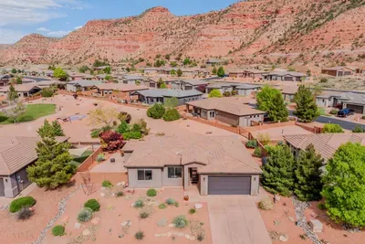 Casa De Red Rock & Surroundings