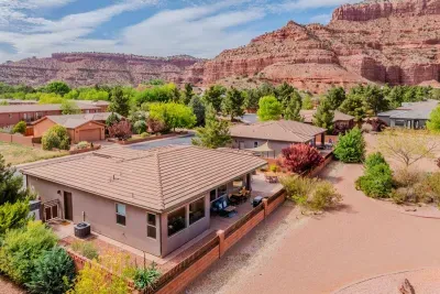 Casa De Red Rock & Surroundings