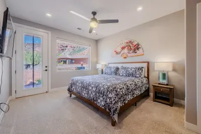 King Suite with Desk