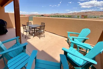 Enjoy your Evenings on the Back Patio w/ BBQ Grill