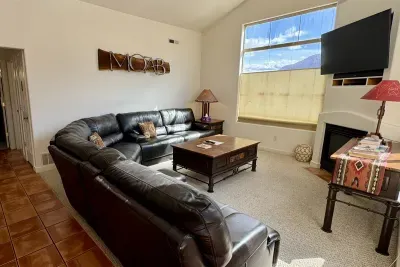Living Room with Red Rock Views!