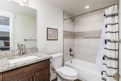 King Suite Bathroom