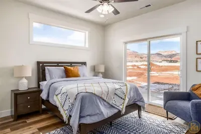 Queen Bedroom