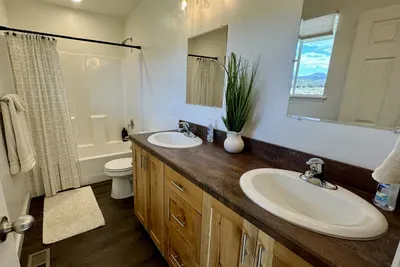 King Suite Bathroom