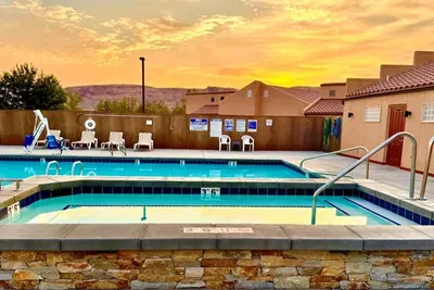 Newly Renovated Rim Village Pool & Hot Tub