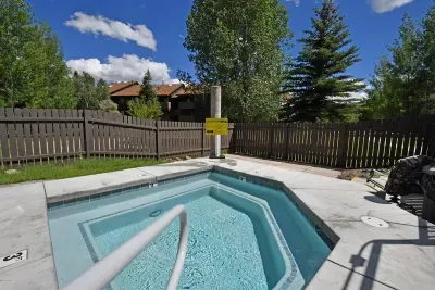 Communal Hot Tub open year-round
