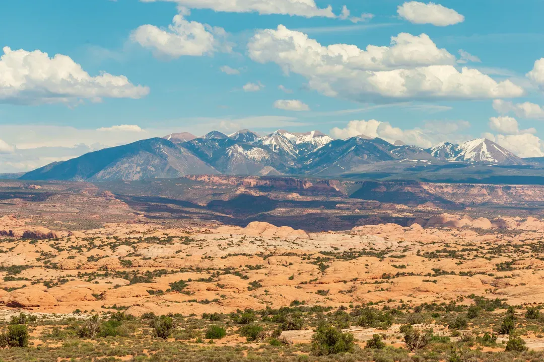 la-sal-mountains-view-in-arches-national-park-2026-03-17-14-39-01-utc